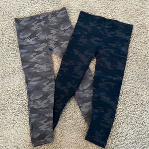 Spanx seamless cropped leggings!  2 pack deal!